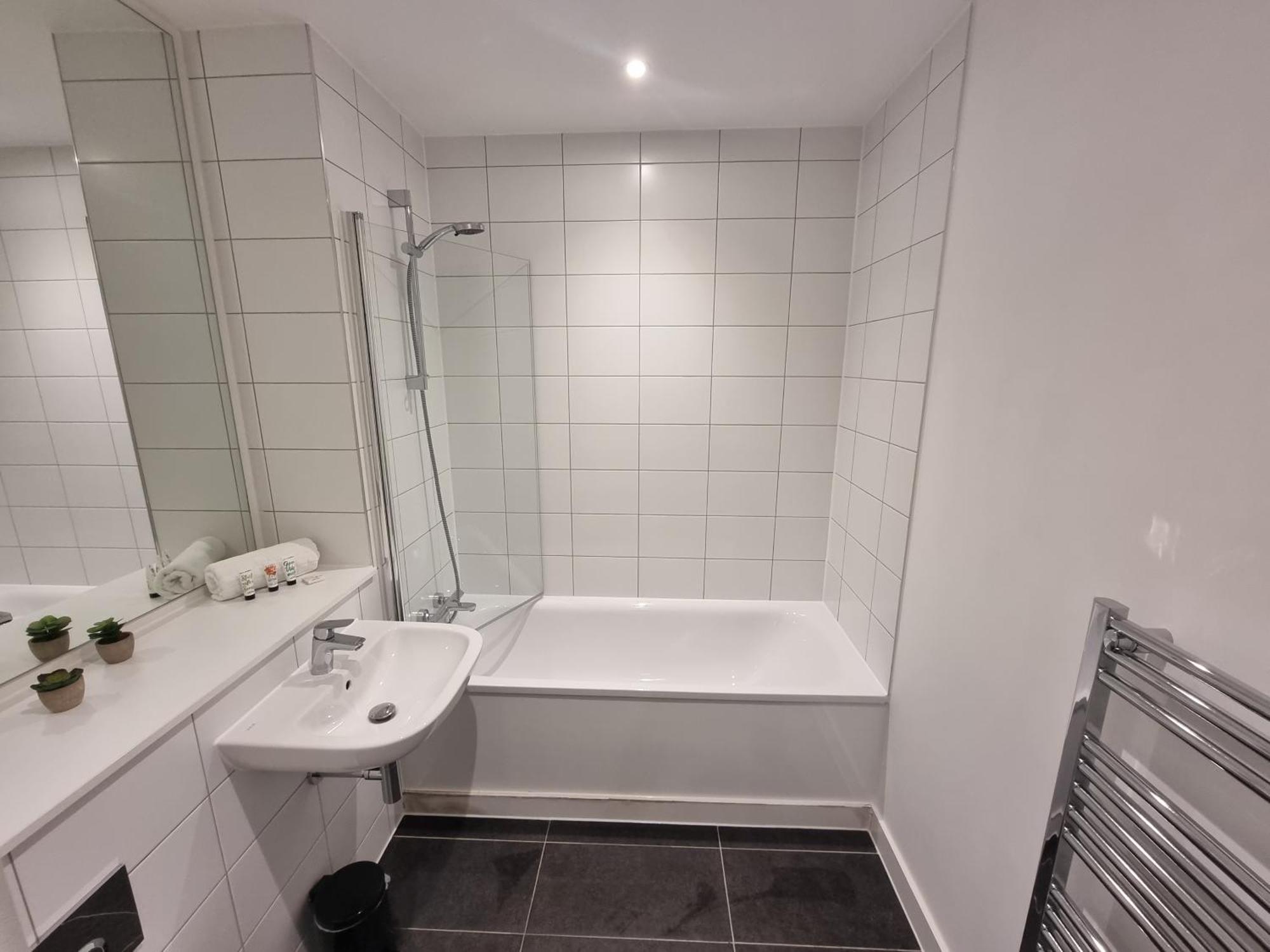 Trafford Suite Modern 1 Bed With Cinema Room Manchester Esterno foto